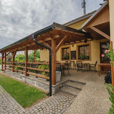 Hotel Taverna Javorník المظهر الخارجي الصورة