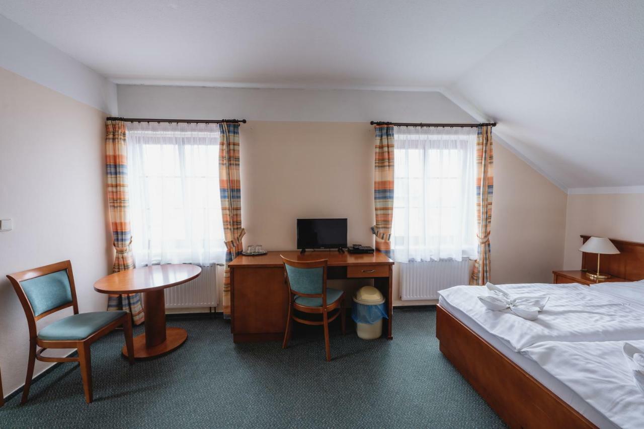 Hotel Taverna Javorník المظهر الخارجي الصورة
