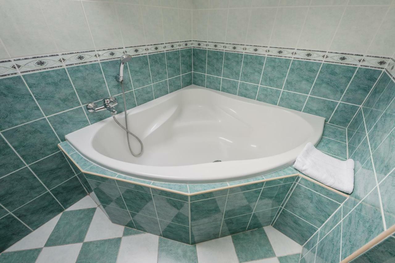 Hotel Taverna Javorník المظهر الخارجي الصورة