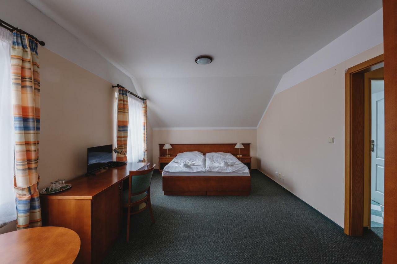 Hotel Taverna Javorník المظهر الخارجي الصورة