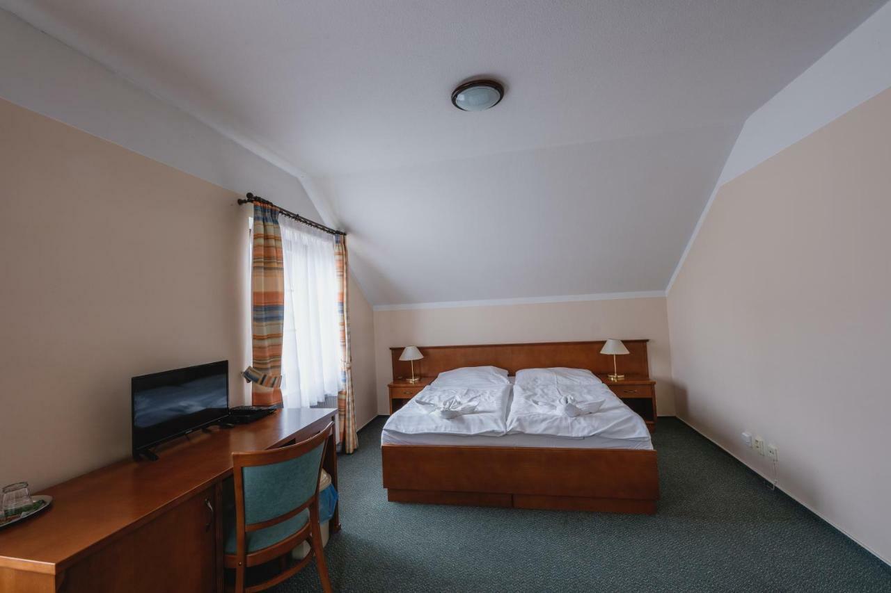 Hotel Taverna Javorník المظهر الخارجي الصورة