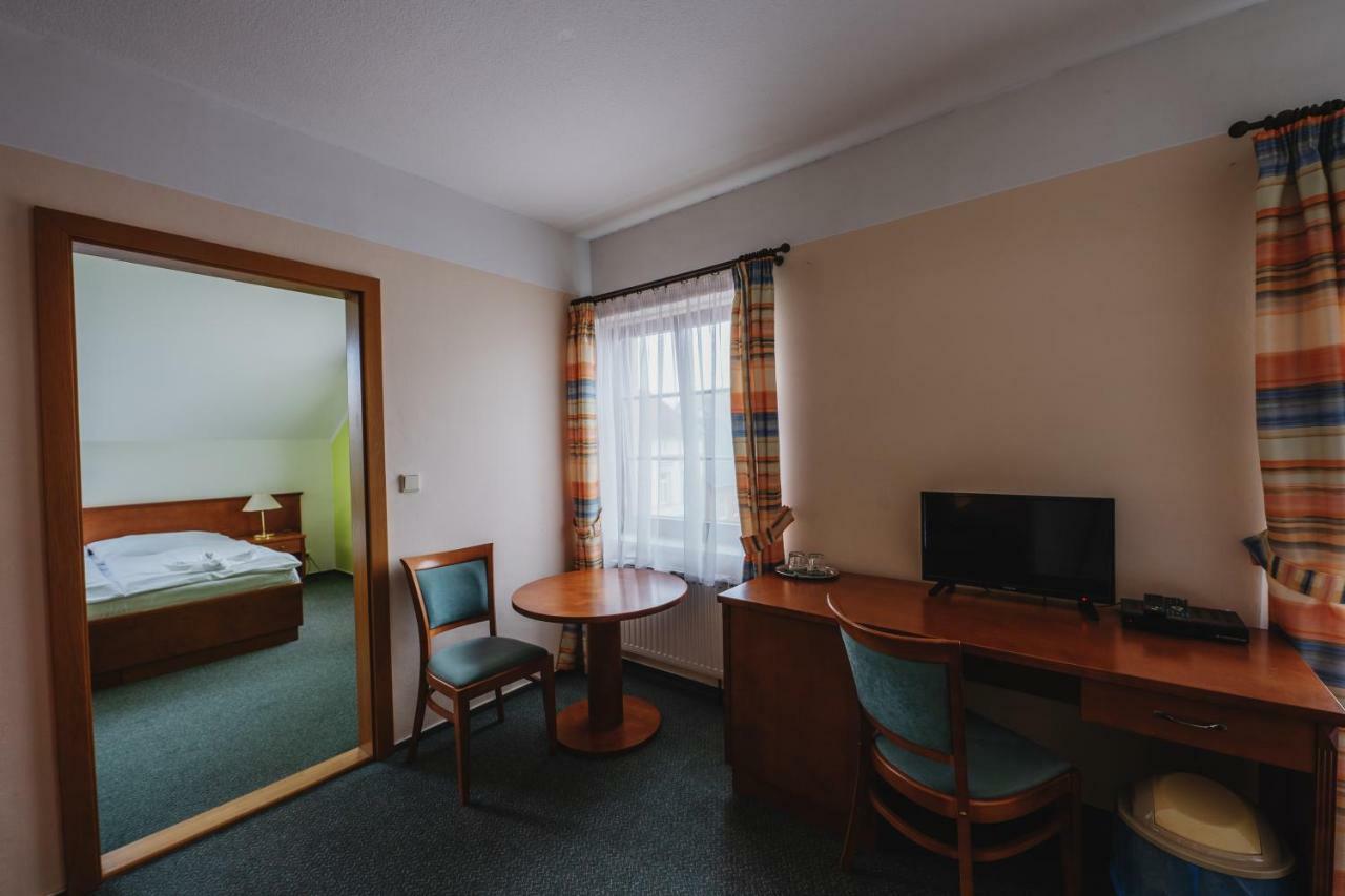 Hotel Taverna Javorník المظهر الخارجي الصورة